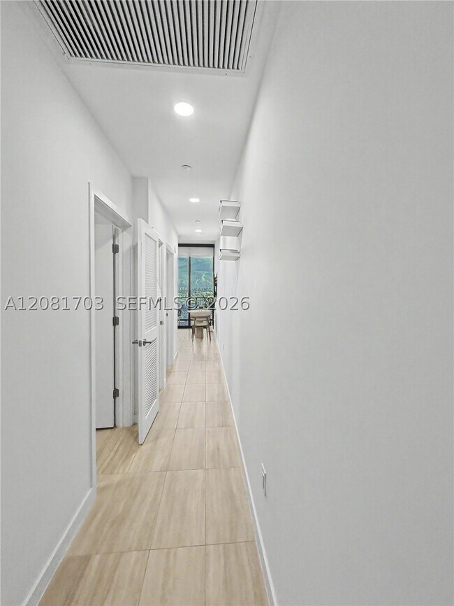 Building Photo - 580 72nd St