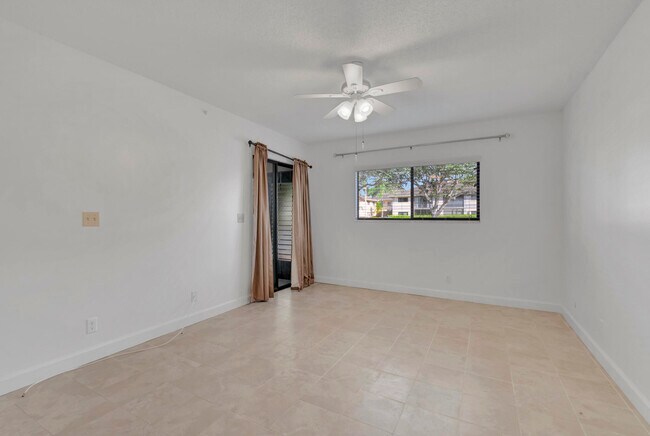 Building Photo - 15364 Lakes of Delray Blvd