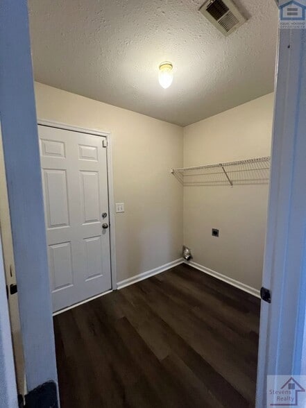 Building Photo - 3911 Allgood Ct