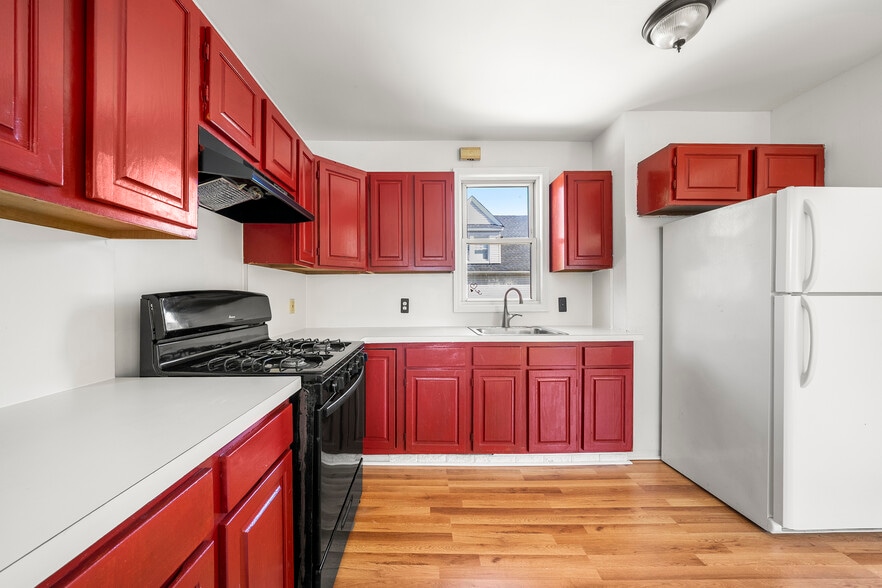 Building Photo - 539 Bergen Blvd