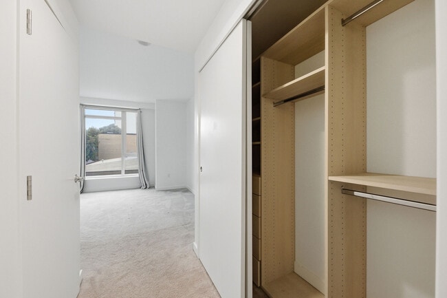 Building Photo - 1688 Pine St