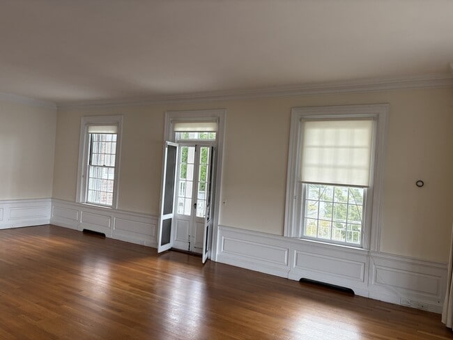 Building Photo - 700 Steamboat Rd