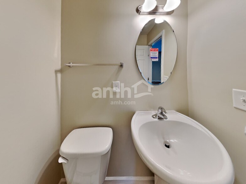 Building Photo - 10918 Tailwater St