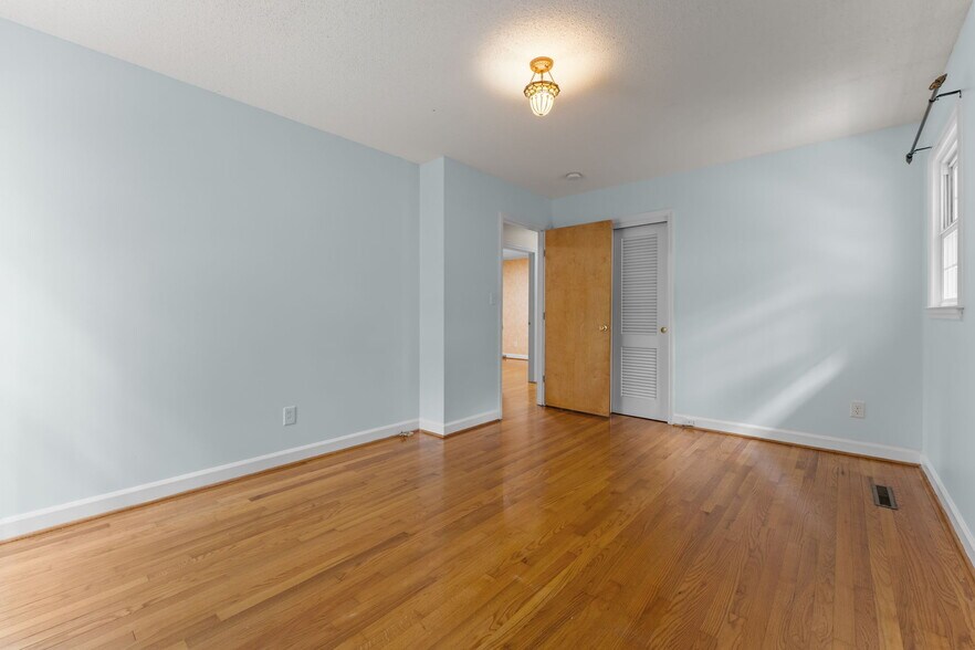 Building Photo - 1055 Inverness Rd