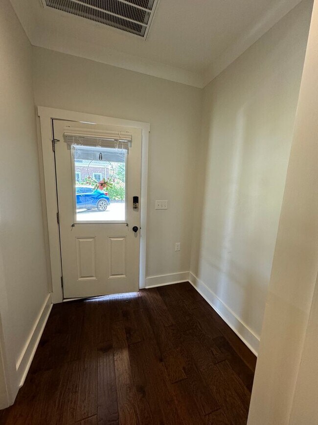 Building Photo - Gated Community