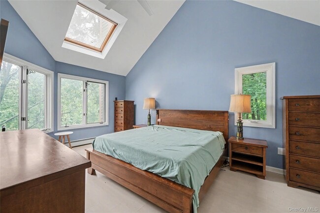 Building Photo - 811 Eagle Bay Dr