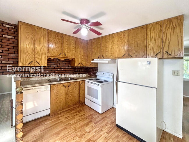 Building Photo - 1409 Laurette Dr