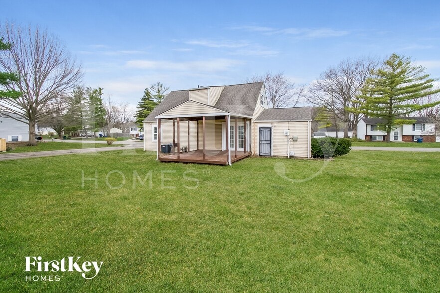 Building Photo - 1733 Mutz Dr