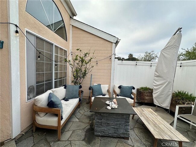 Building Photo - 2217 Vanderbilt Ln