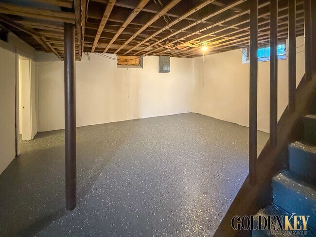 Building Photo - Spacious Newly Remodeled Ranch!