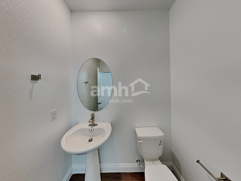 Building Photo - 10081 Aconitum Ct