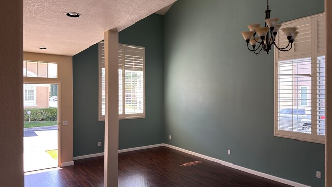 Building Photo - Spacious two-story home with functional layout and strong natural light in a well-maintained Ocea...