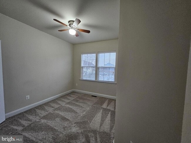 Building Photo - 6041 Maple Hill Rd