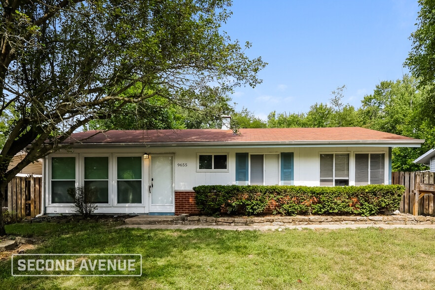 Primary Photo - 9655 Manhattan Dr