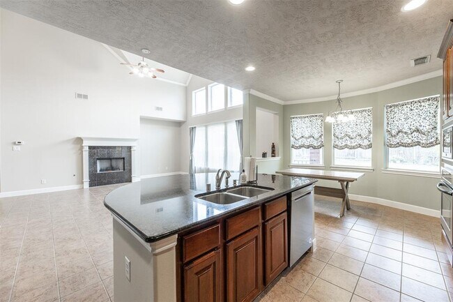 Building Photo - 28506 Woodlark Dr