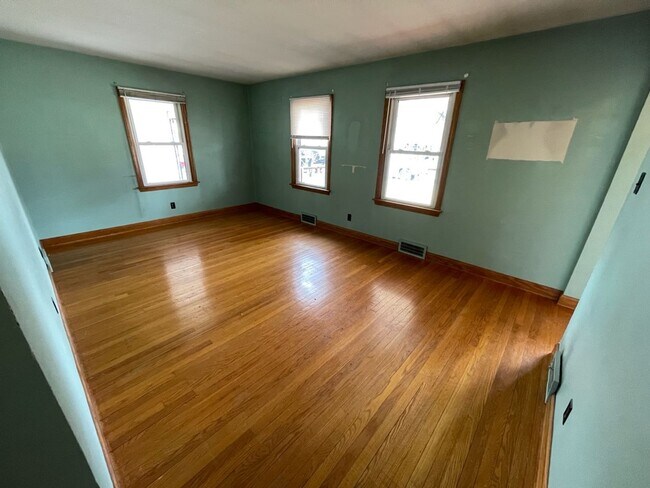 Building Photo - Cute Rental House in Shelbyville
