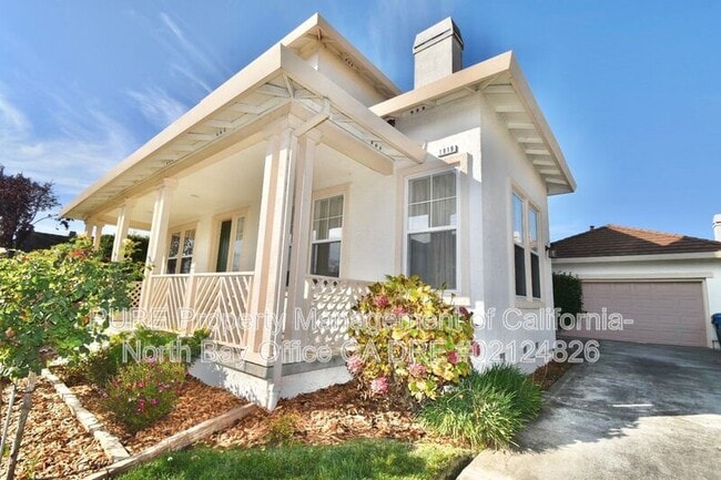 Building Photo - 1919 Sestri Ln