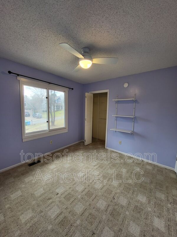 Building Photo - 128 White Oak Rd Ext