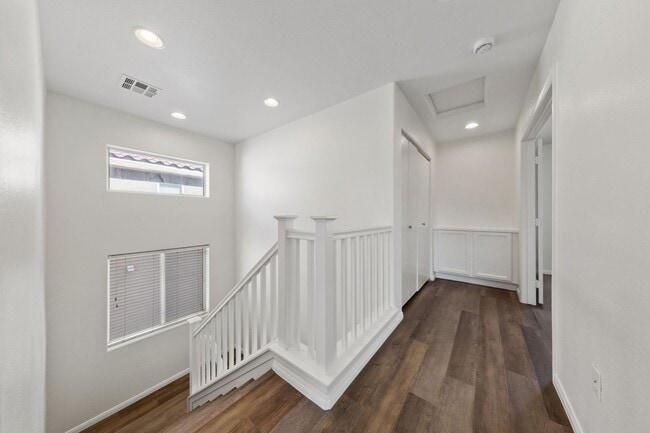 Building Photo - Charming 3-Bedroom Home in Gated North Las...