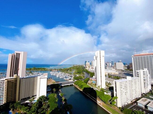 Building Photo - 1551 Ala Wai Blvd