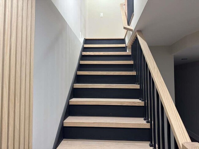 Building Photo - 192 Halladay St