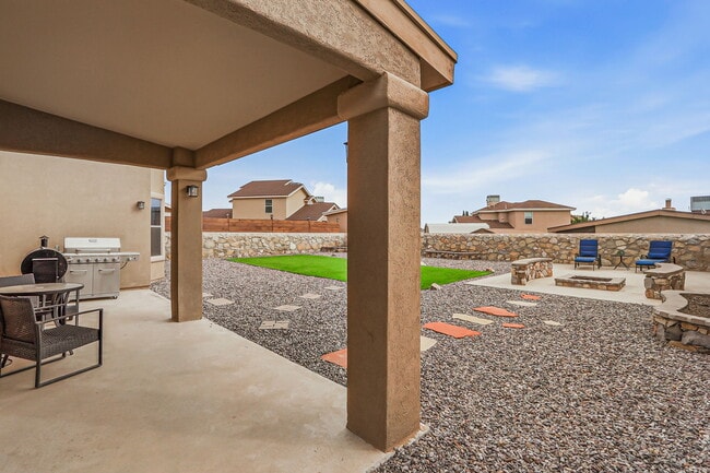 Building Photo - 7120 Falling Leaf Cir
