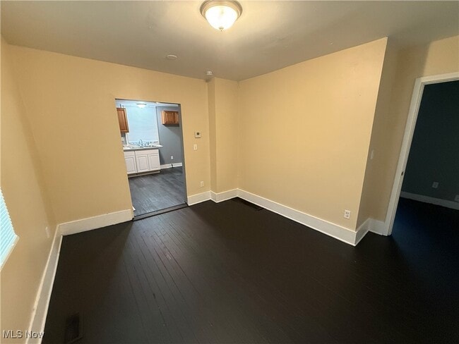 Building Photo - 3152 W 46th St