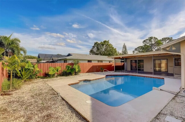 Building Photo - 6455 Jarvis Rd