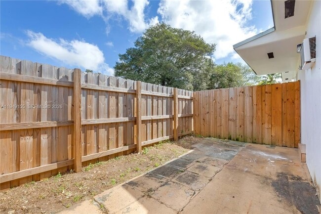 Building Photo - 567 NW 90th St