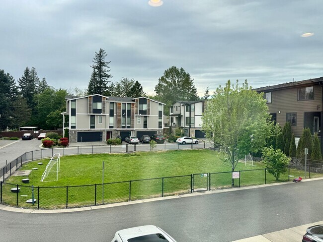 Building Photo - Village Crest Townhome!!!