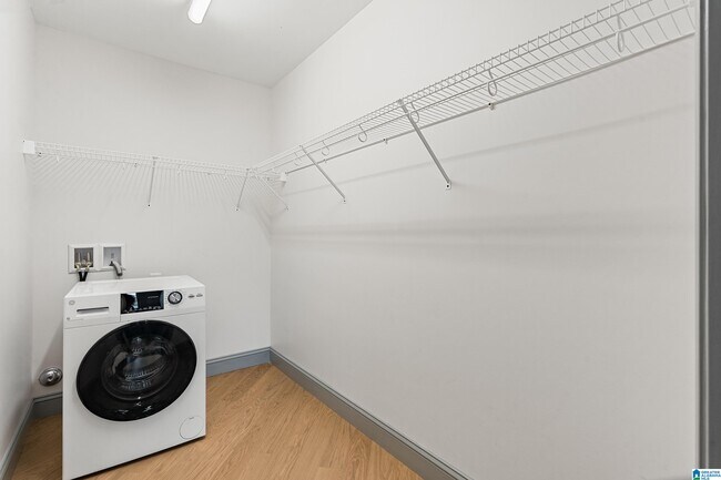 Building Photo - 2212 1st Ave N