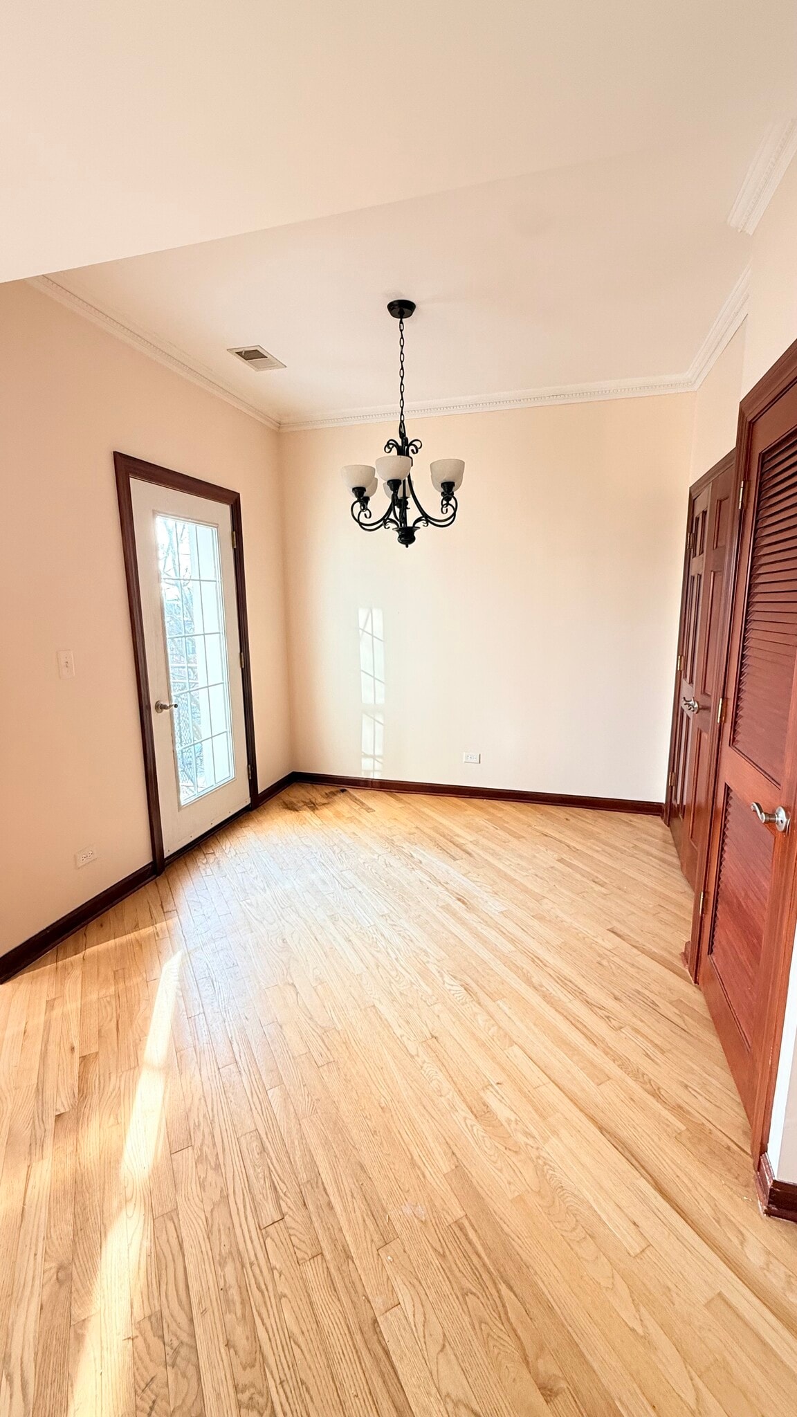 Building Photo - 4900 N Drake Ave