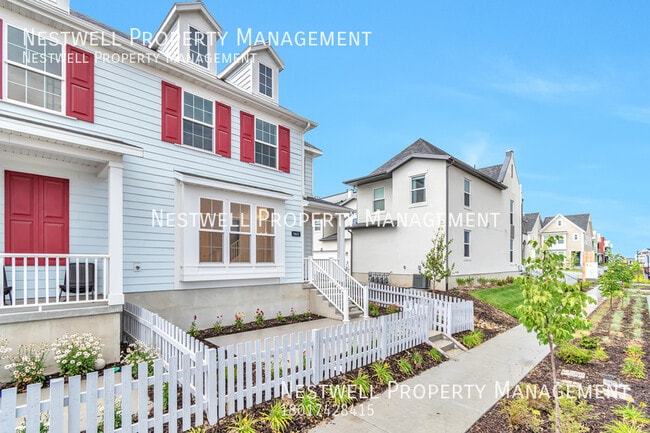 Building Photo - Stunning 3-bed Townhome in Daybreak