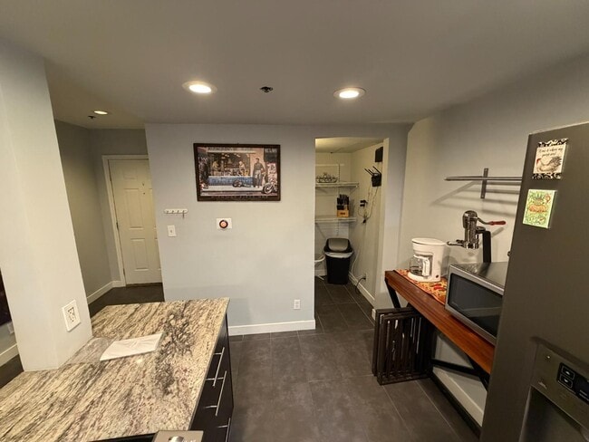 Building Photo - 44 W Broadway