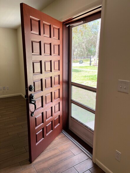Front door with a screen door - 1260 5th St