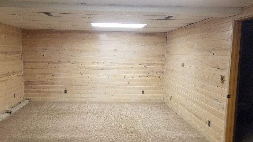 Large room on the ground level - 3449 Taft Way