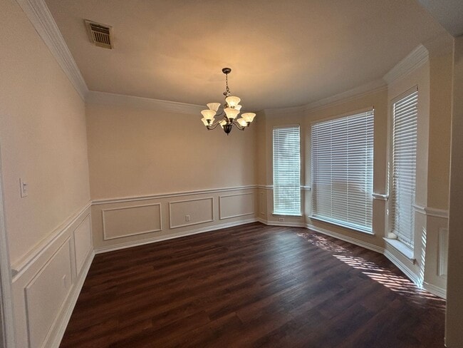 Building Photo - Beautiful 4BR 3.5BA Home w/ 3 Car Garage • Patio & Yard • 3 living areas in Grapevine