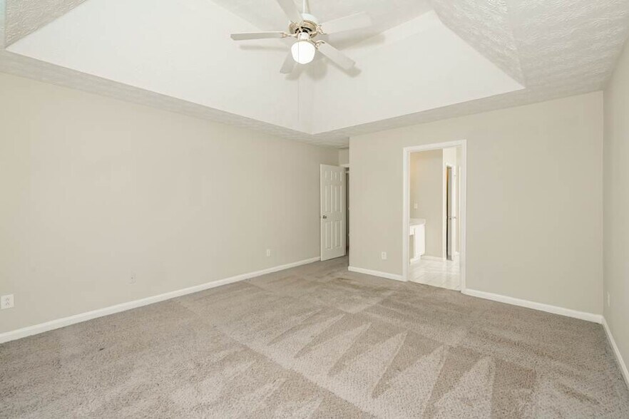 Building Photo - 291 Lakeview Pl