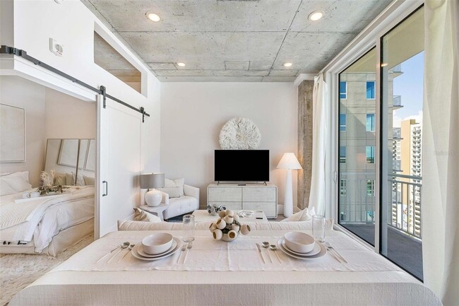 Building Photo - 601 N 12th St