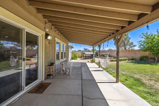 Building Photo - 4 bedrooms / 3 bathroom OPEN floor plan HOUSE for rent in LANCASTER