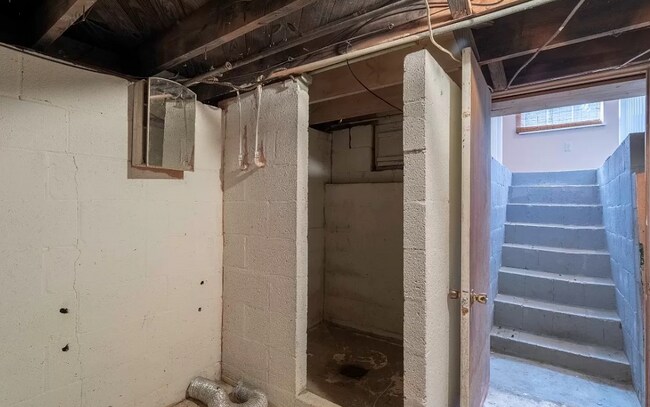 Building Photo - 2054 Oklahoma St