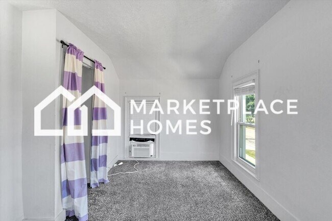 Building Photo - 115 Garden Ln