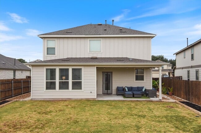 Building Photo - 210 Zuma Dr