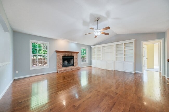 Primary Photo - 4 Bed / 3 Bath ranch home