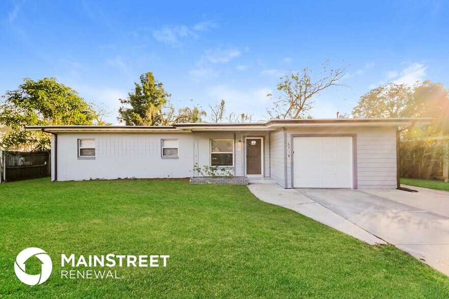 Primary Photo - 6218 Balboa Dr