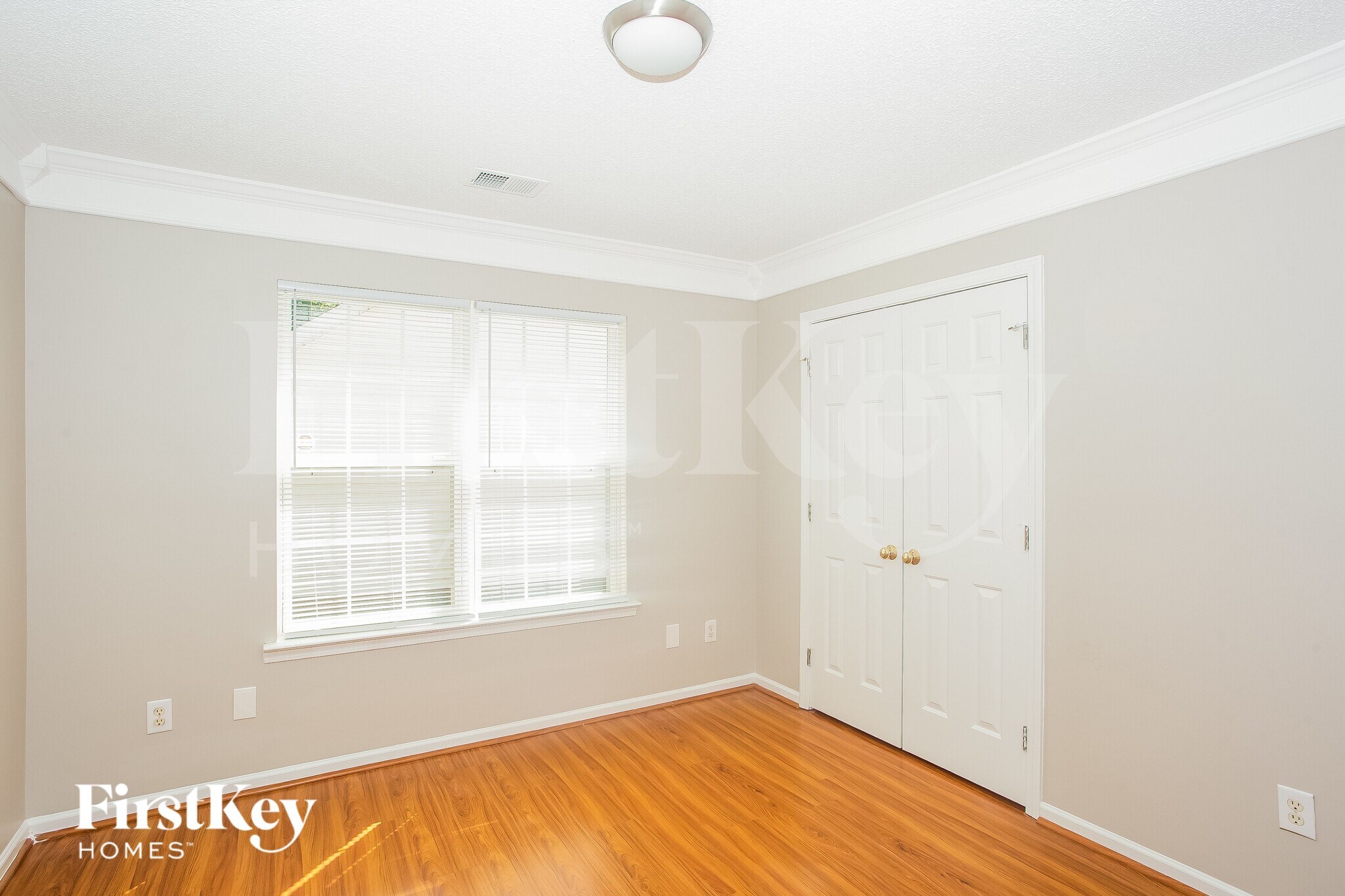 Building Photo - 6115 Country Walk Dr