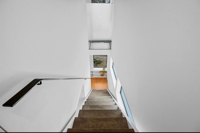 Building Photo - 4322 Deere St