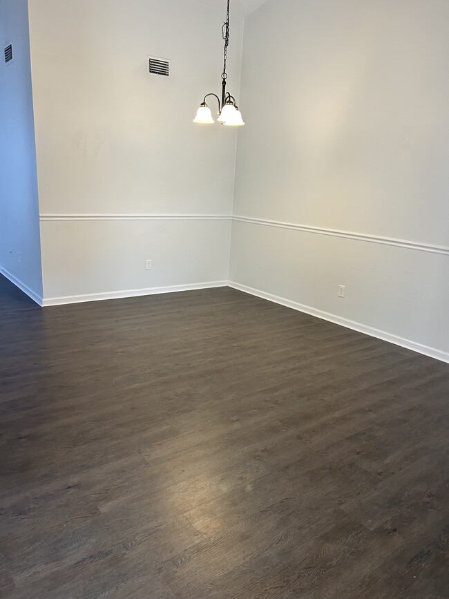 Building Photo - 1889 Eunice Ct