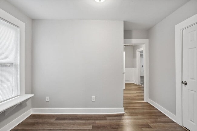 Building Photo - 3BR/2BA Downtown House Walking Distance to...