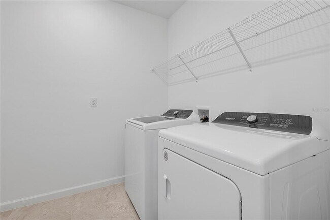 Building Photo - 42392 Cascade Dr
